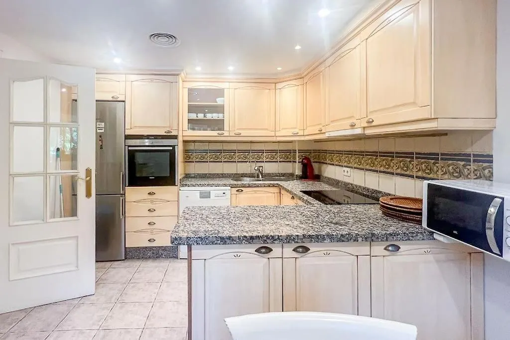 Oleholidays Adosado Alzambra Vasari Puerto Banus Villa Marbella