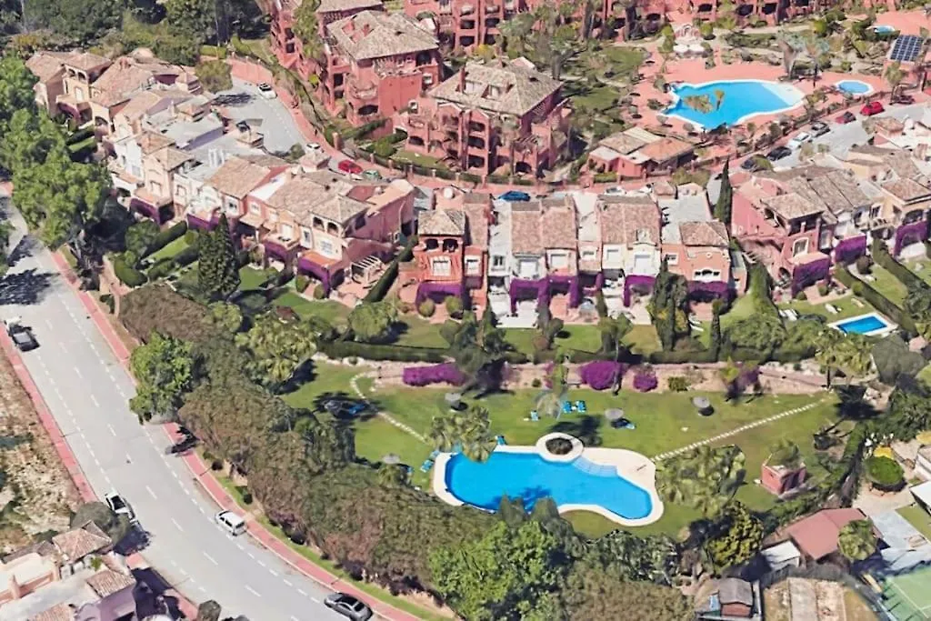 Oleholidays Adosado Alzambra Vasari Puerto Banus Villa Marbella