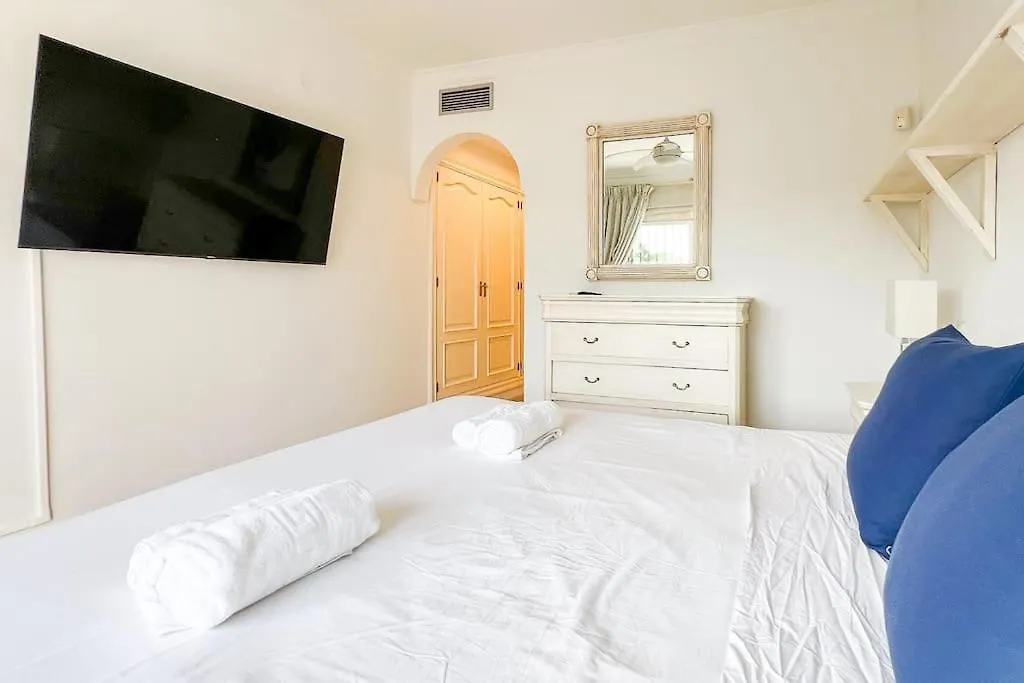 Oleholidays Adosado Alzambra Vasari Puerto Banus Villa Marbella