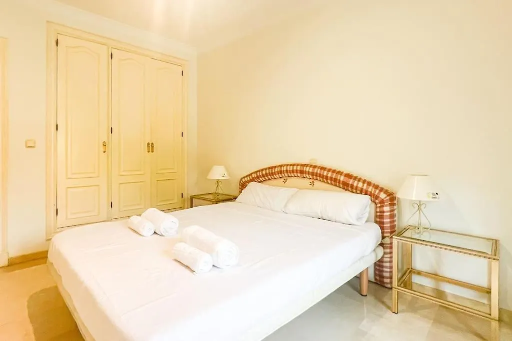 Oleholidays Adosado Alzambra Vasari Puerto Banus Villa Marbella Holiday home