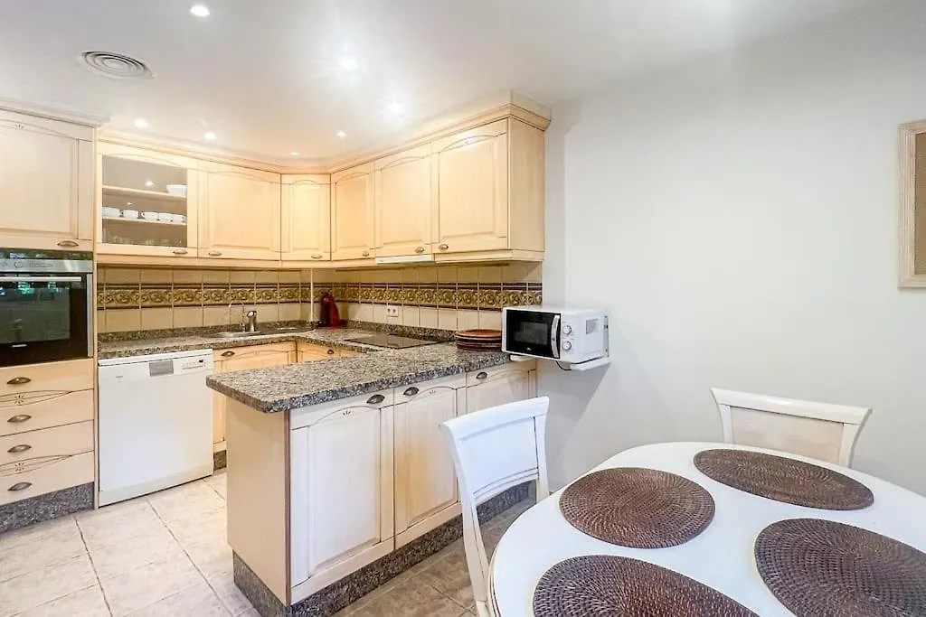 Oleholidays Adosado Alzambra Vasari Puerto Banus Villa Marbella Holiday home